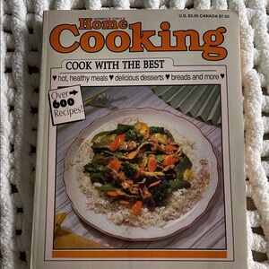 Vintage 1990 Women’s Circle 600 recipes. Soft cover. Meals,desserts & More. EUC